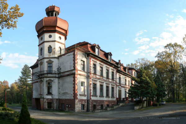 Pałac w Miedarach – październik 2010