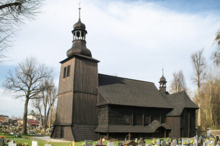 Drewniany kościół w Koszęcinie – kwiecień 2010