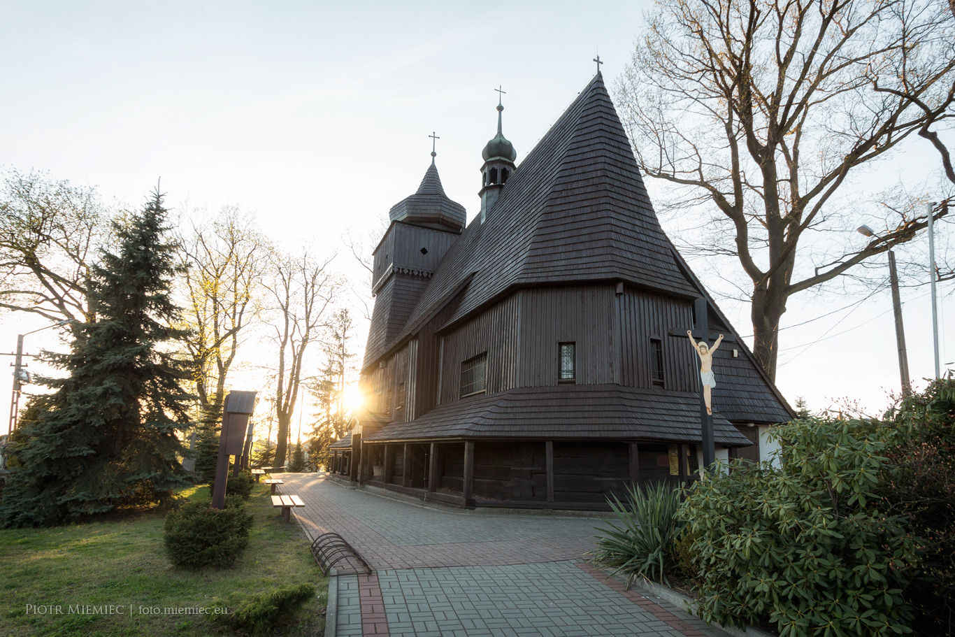 Kościół Wszystkich Świętych w Łaziskach