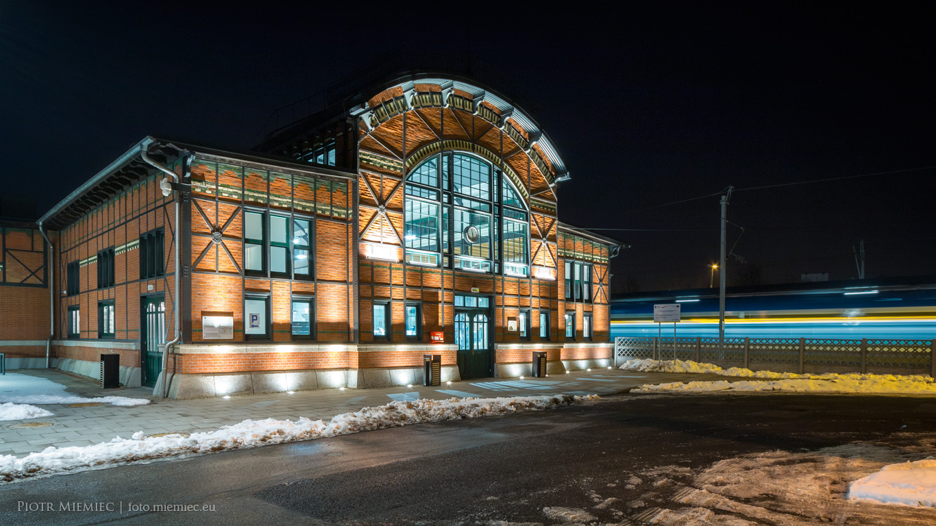 Dworzec biblioteka w Chebziu