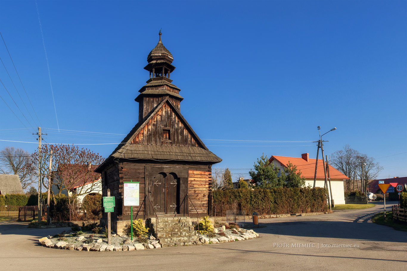 Buków - Drewniana kaplica