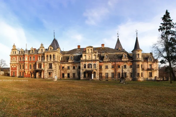 Pałac w Krowiarkach