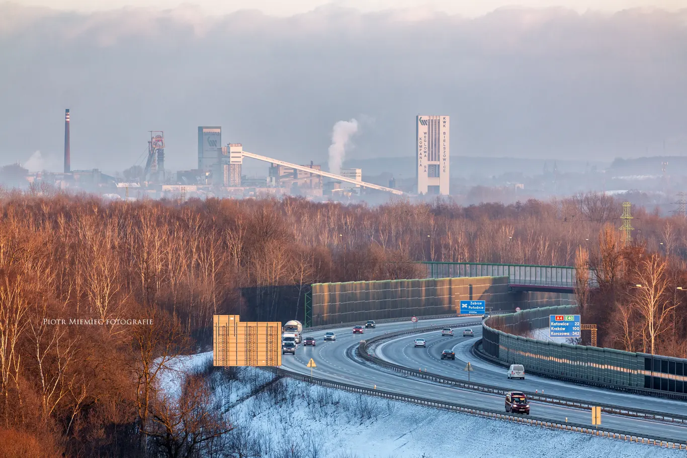 Zdjęcie w stronę autostrady A4 i kopalni Bielszowice