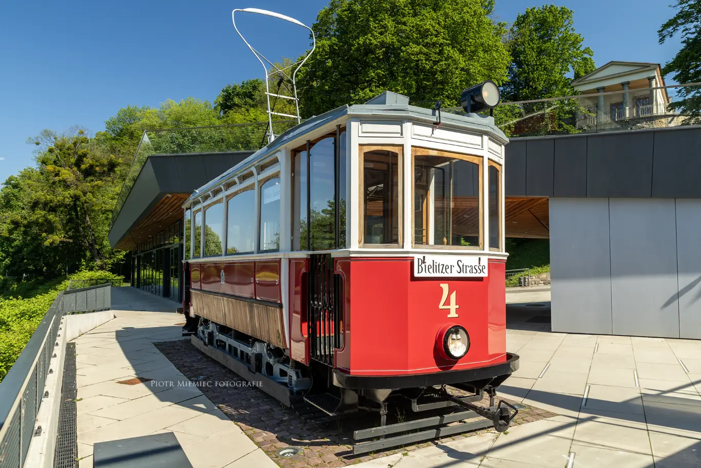 Replika historycznego, cieszyńskiego tramwaju